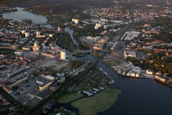Potsdam und Potsdam's Schlösser und die Umgebung von oben