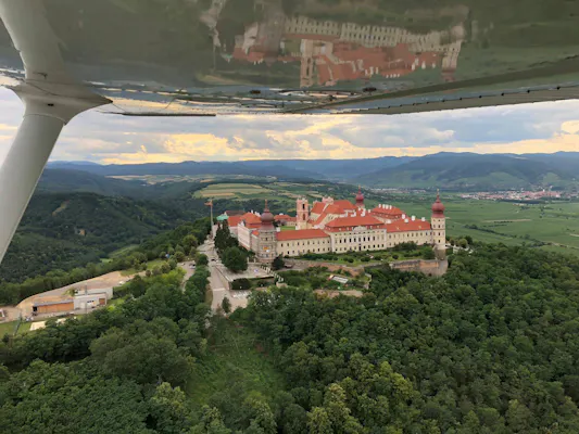 Wachau-Rundflug (St. Pölten-Krems-Wachau-Melk) für 1 Person