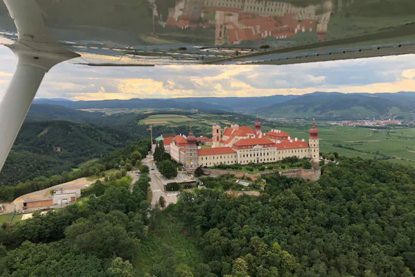 Wachau-Rundflug (St. Pölten-Krems-Wachau-Melk) für 1 Person