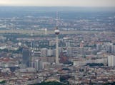 Rundflug über Potsdam, Berlin und Umgebung