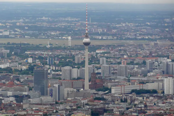 Rundflug über Potsdam, Berlin und Umgebung