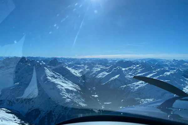 Berge, Gipfel, Spitzen, Hörner… meist in Weiss