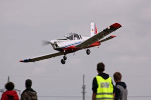 Zlín Z-42
