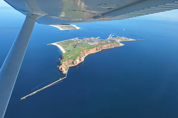 Erlebe Helgoland aus der Luft – ein ganzer Tag auf der roten Insel!