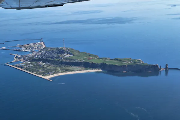 Tagesausflug nach Helgoland – mitfliegen und das Rote Felsenparadies erleben!