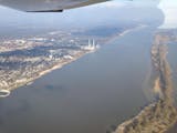 Rundflug über Hamburg: Elbe und Alster, Segelbötchen und Elbphilharmonie