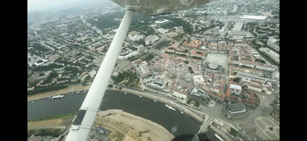 Rundflug (3P) über Moritzburg, Dresden und Seenland