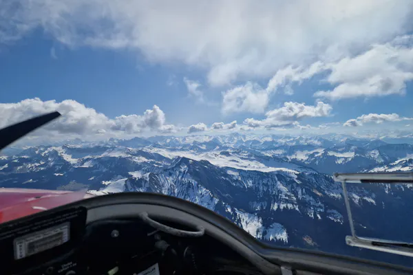 Rundflug über Bodensee nach Vorarlberg in Österreich