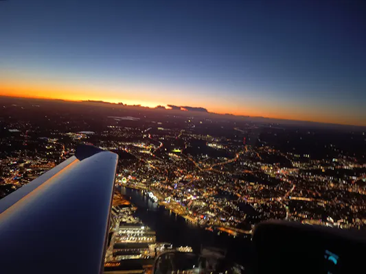 Nachtflug nach Hamburg