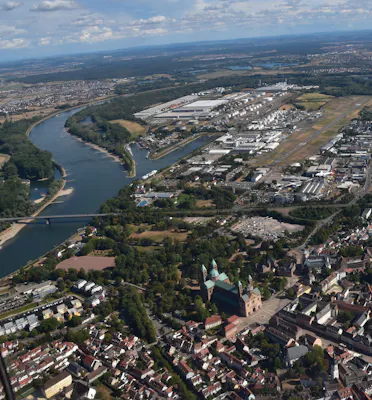 Flug nach Speyer, Hockenheimring, Bruchsal und Karlsruhe.