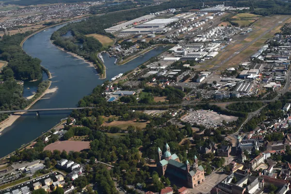 Flug nach Speyer, Hockenheimring, Bruchsal und Karlsruhe.