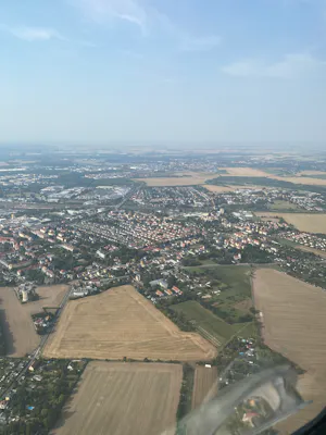 Kurzer Flug von Taucha nach Altenburg