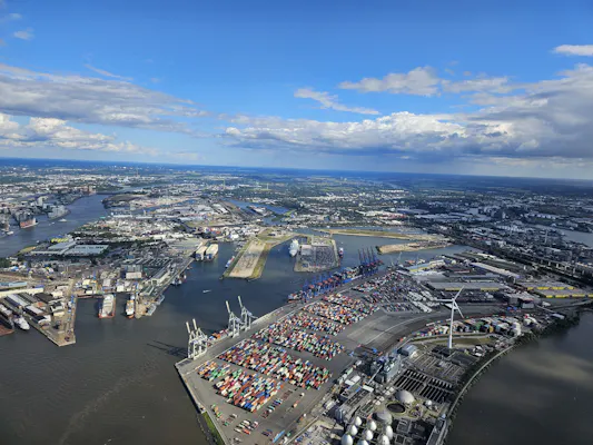 Rundflug über Hamburg und zurück