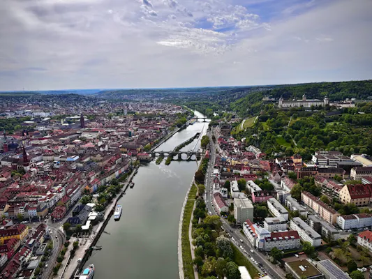 Rundflug über Würzburg und Umgebung