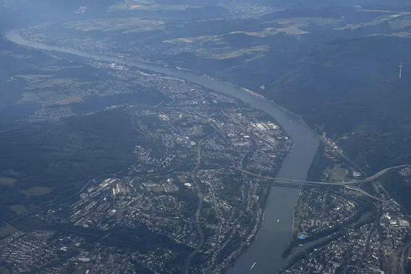 Köln (Umgebung) Beliebiger Streckenflug innerhalb Europa (x2 Engine Flugzeug zur Verfügung)