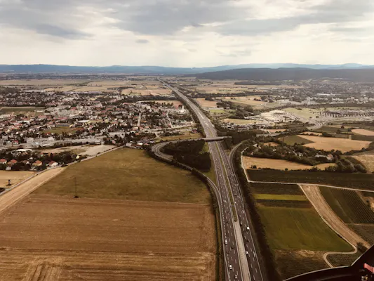 Dein Zuhause im Hubschrauber von oben sehen