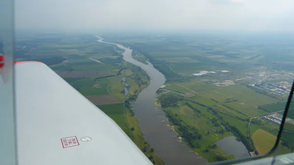 Rundflug über Hamburg, Hafen, Alster, Elfi